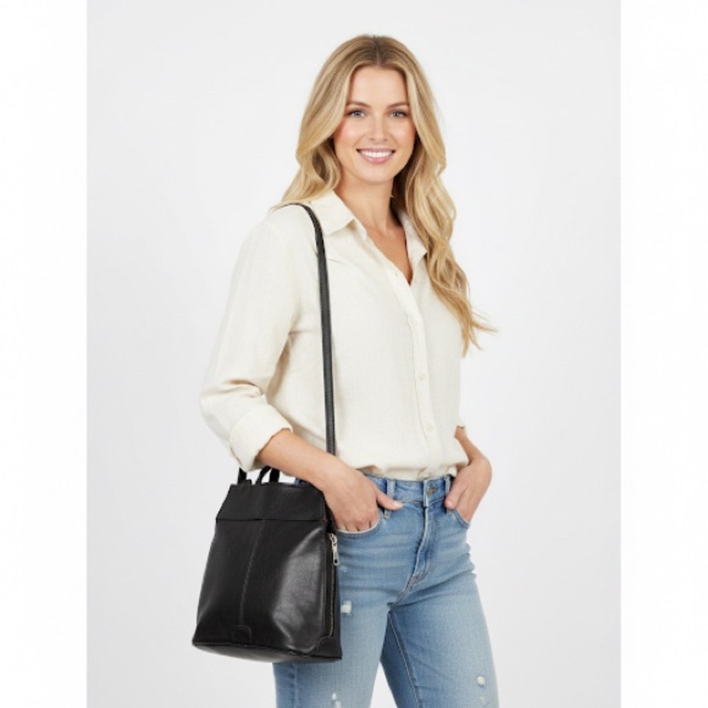 Vera Pelle Classic Black Leather Shoulder Bag Made in Italy